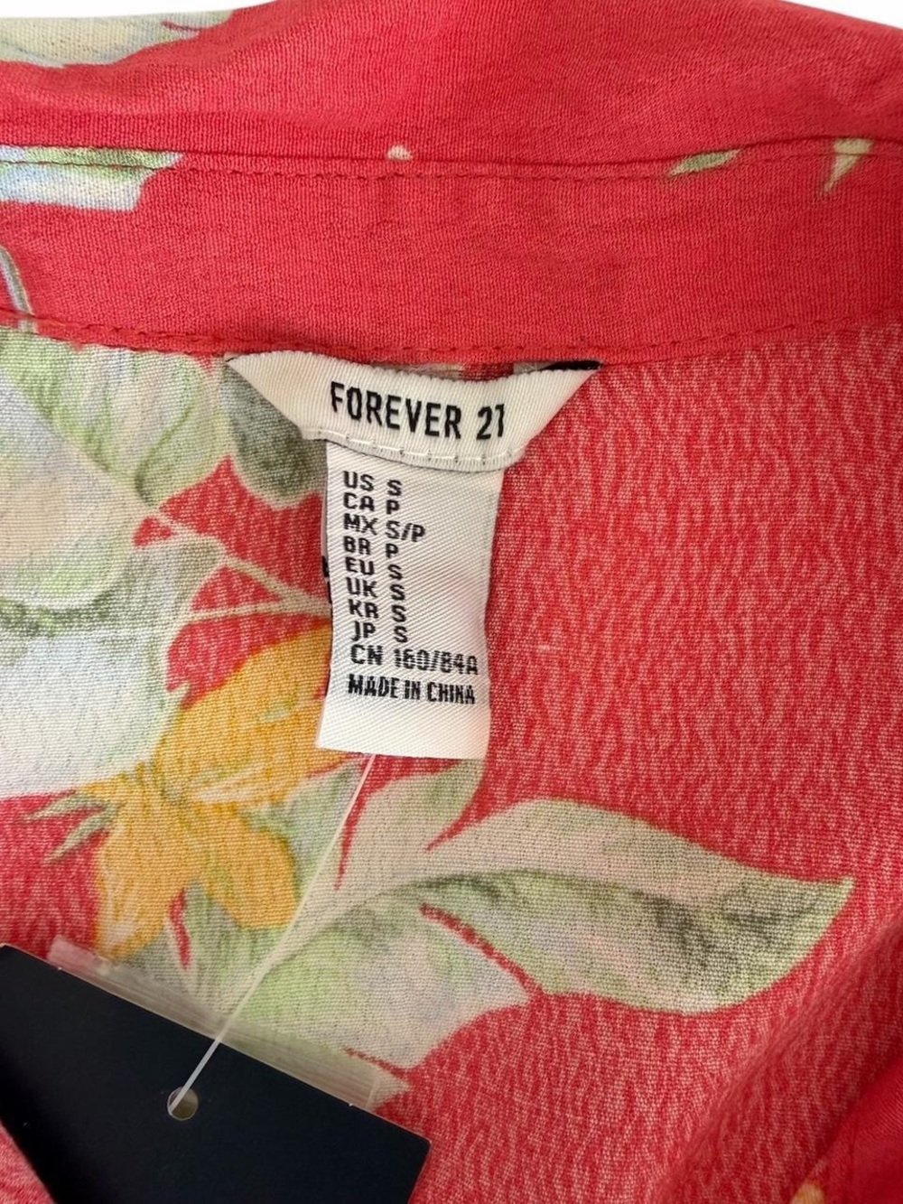 NWT Forever 21 Red Tropical Floral Hawaiian Button-Down Shirt - Picture 5 of 8
